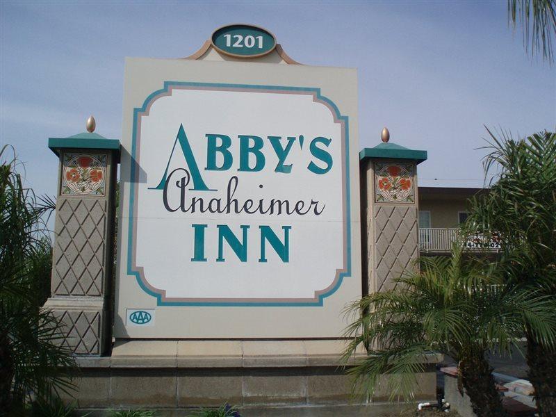 Abby'S Anaheimer Inn - Across Disneyland Park Extérieur photo